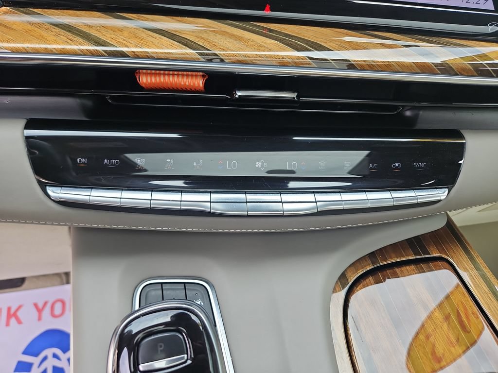 Used 2022 Cadillac Escalade ESV Premium Luxury Platinum w/ LPO, Radiant Package AWD/4WD image 19