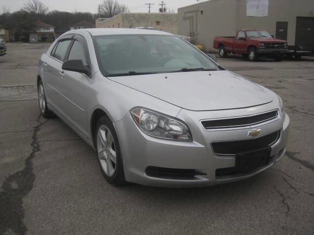 Used 2010 Chevrolet Malibu LS image 3