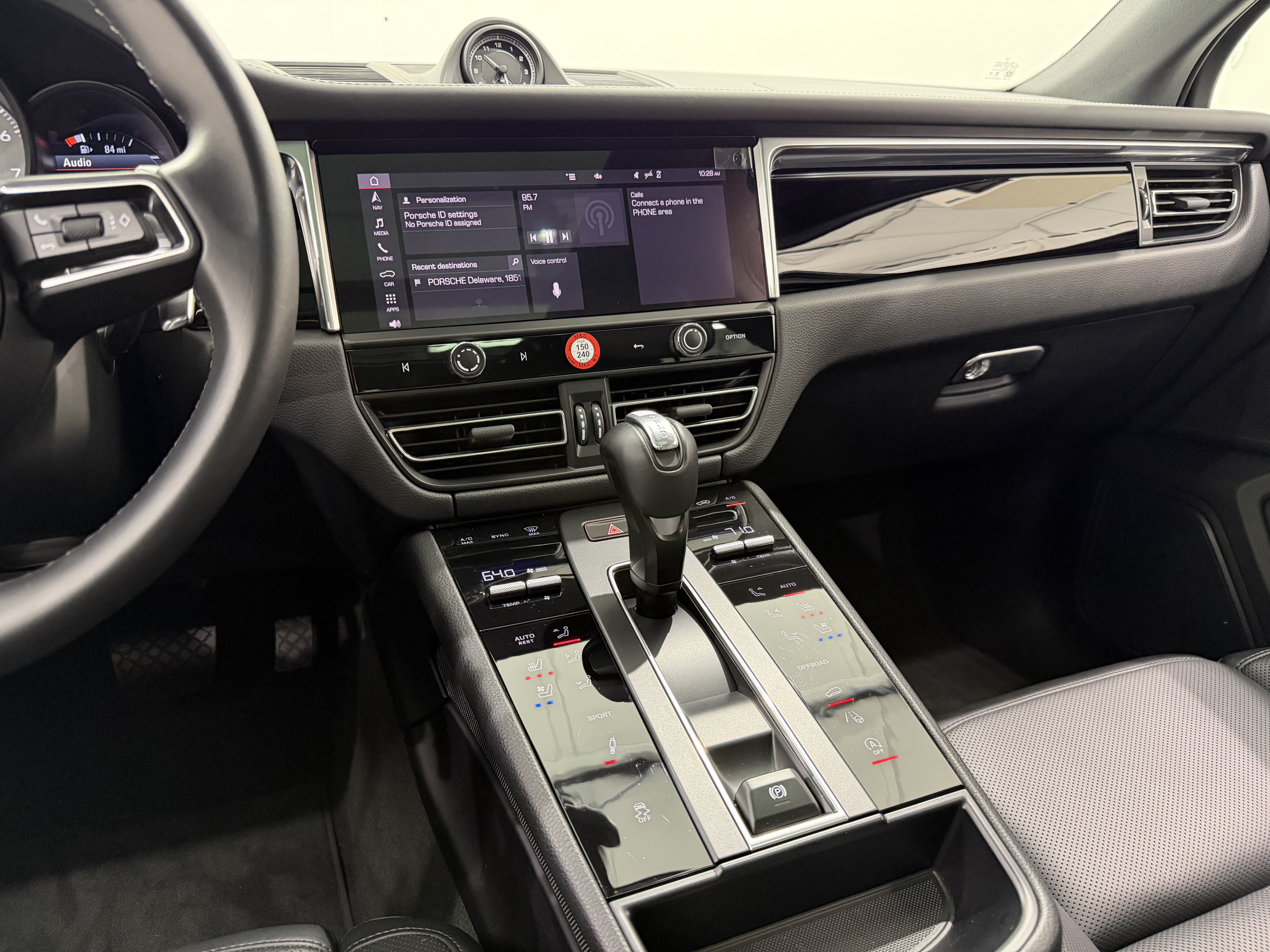 Certified 2024 Porsche Macan S AWD/4WD image 37