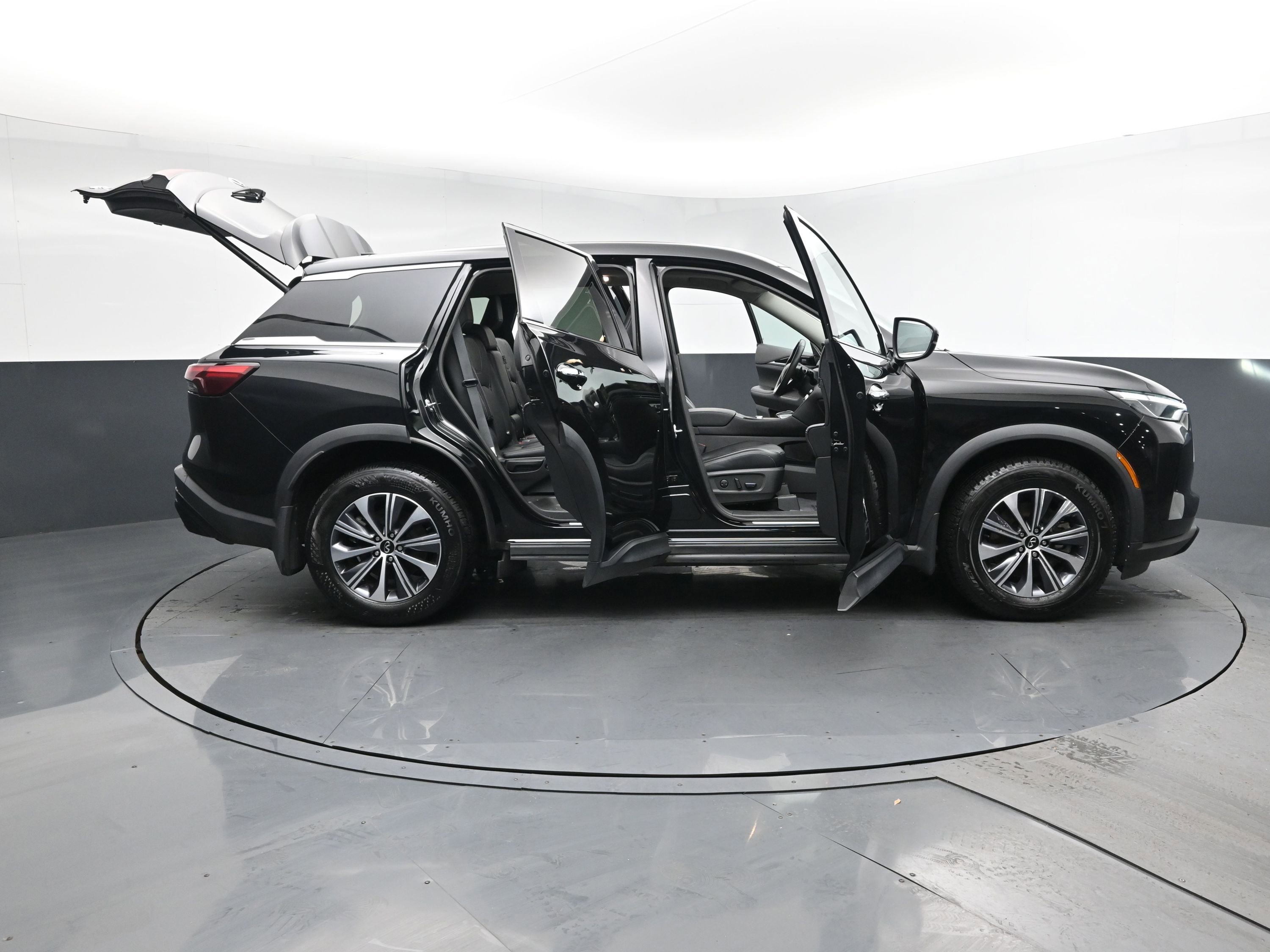 Used 2023 INFINITI QX60 Pure image 28