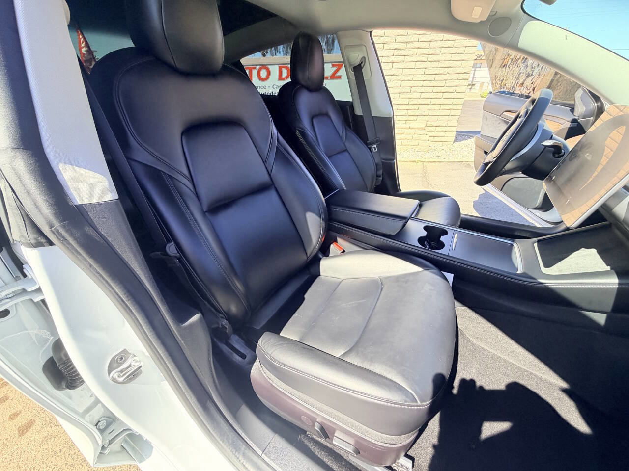 Used 2021 Tesla Model 3 Standard Range Plus image 18