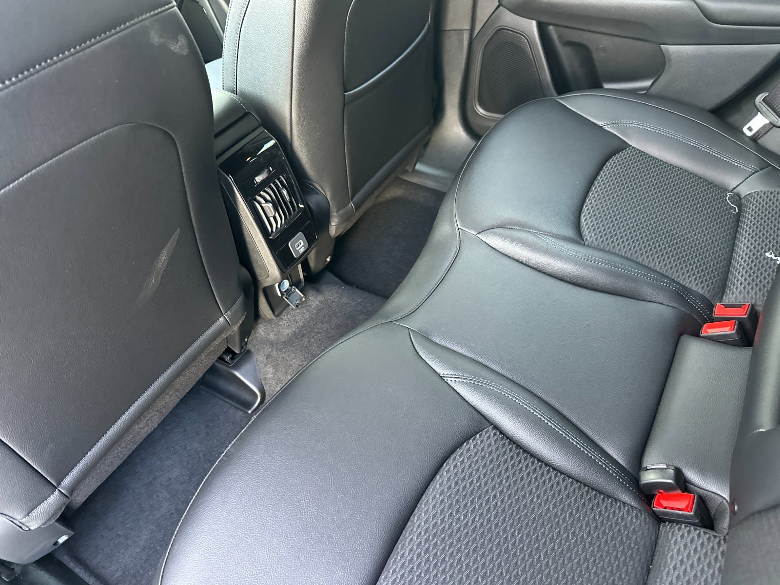 New 2026 Jeep Compass Latitude image 12
