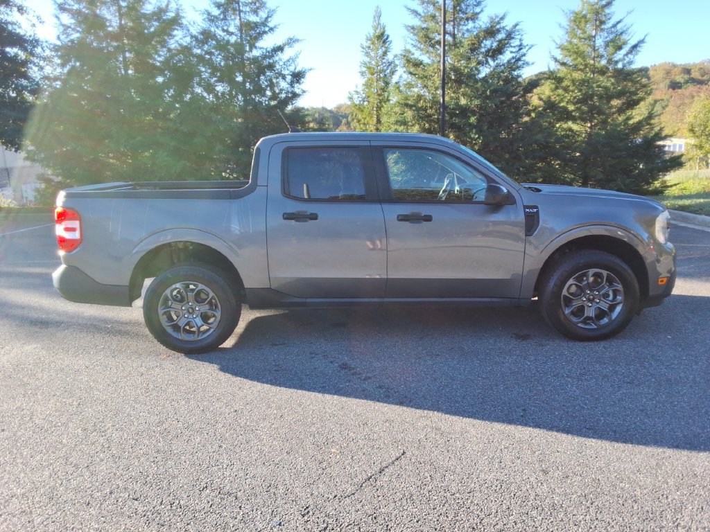 Used 2023 Ford Maverick XLT FWD image 4
