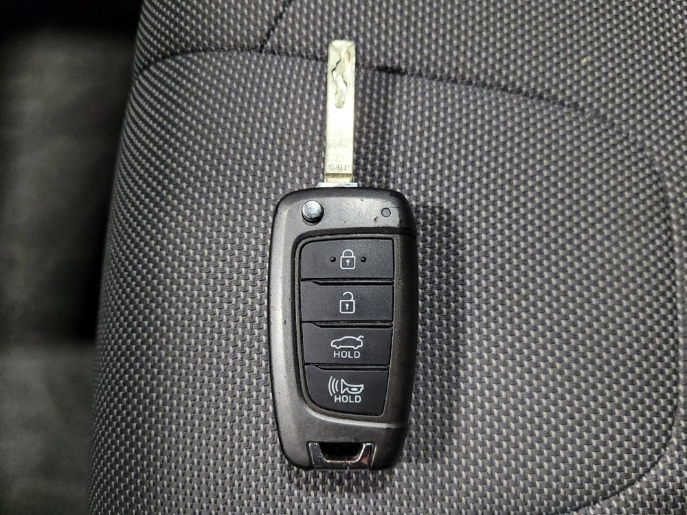 Used 2022 Hyundai Elantra SE w/ Preferred Accessory Package image 32