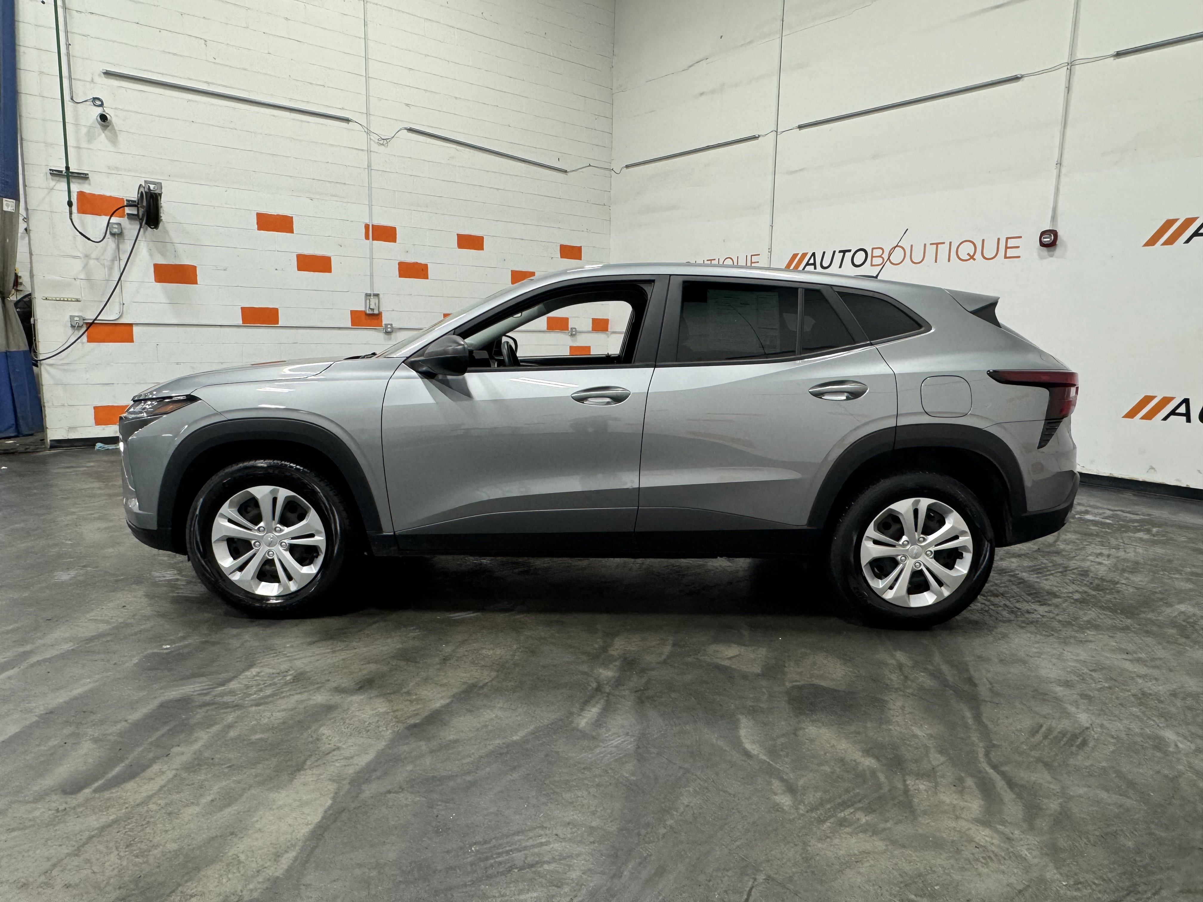 Used 2024 Chevrolet Trax LS w/ Driver Confidence Package FWD image 7