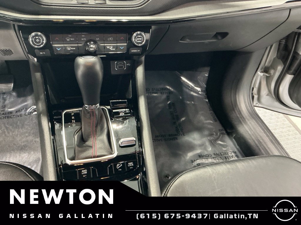 Used 2025 Jeep Compass Trailhawk AWD/4WD image 13