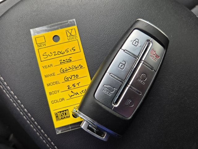 Used 2025 Genesis GV70 2.5T AWD/4WD image 21