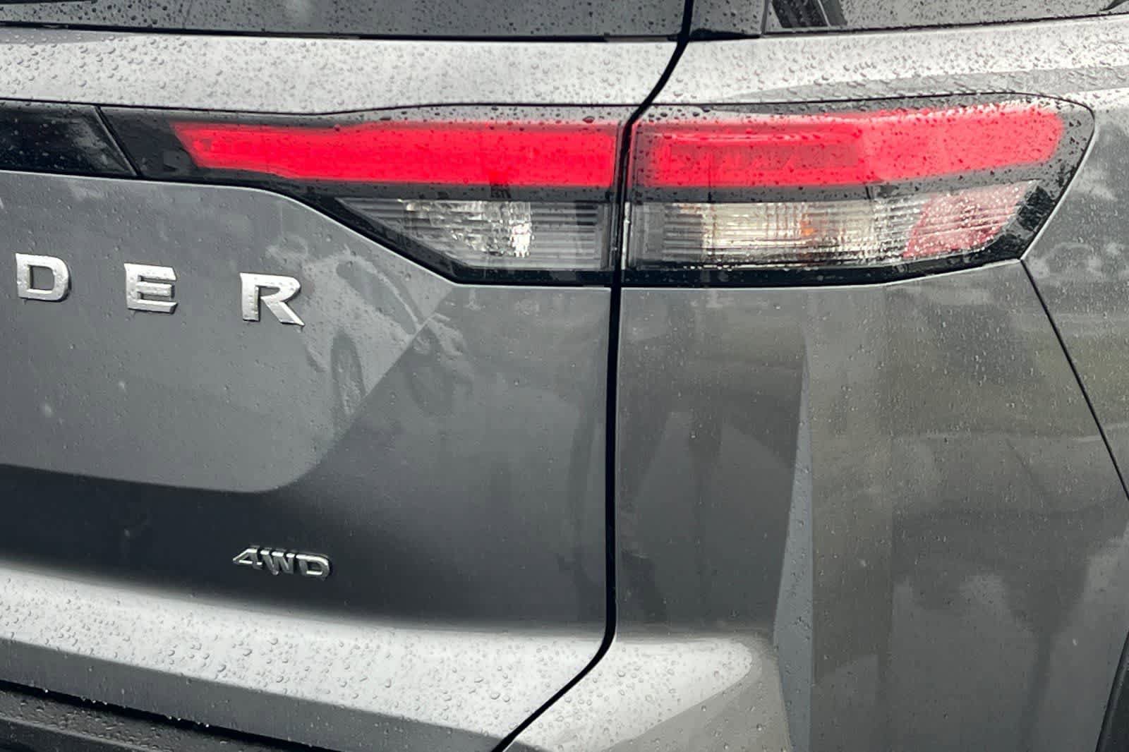 Certified 2025 Nissan Pathfinder S AWD/4WD image 17