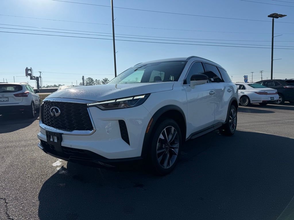 Used 2024 INFINITI QX60 Luxe image 3