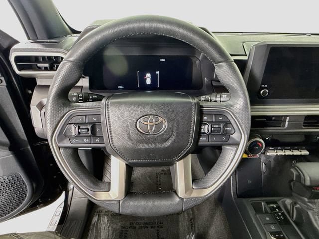 Certified 2025 Toyota 4Runner TRD Off-Road AWD/4WD image 13