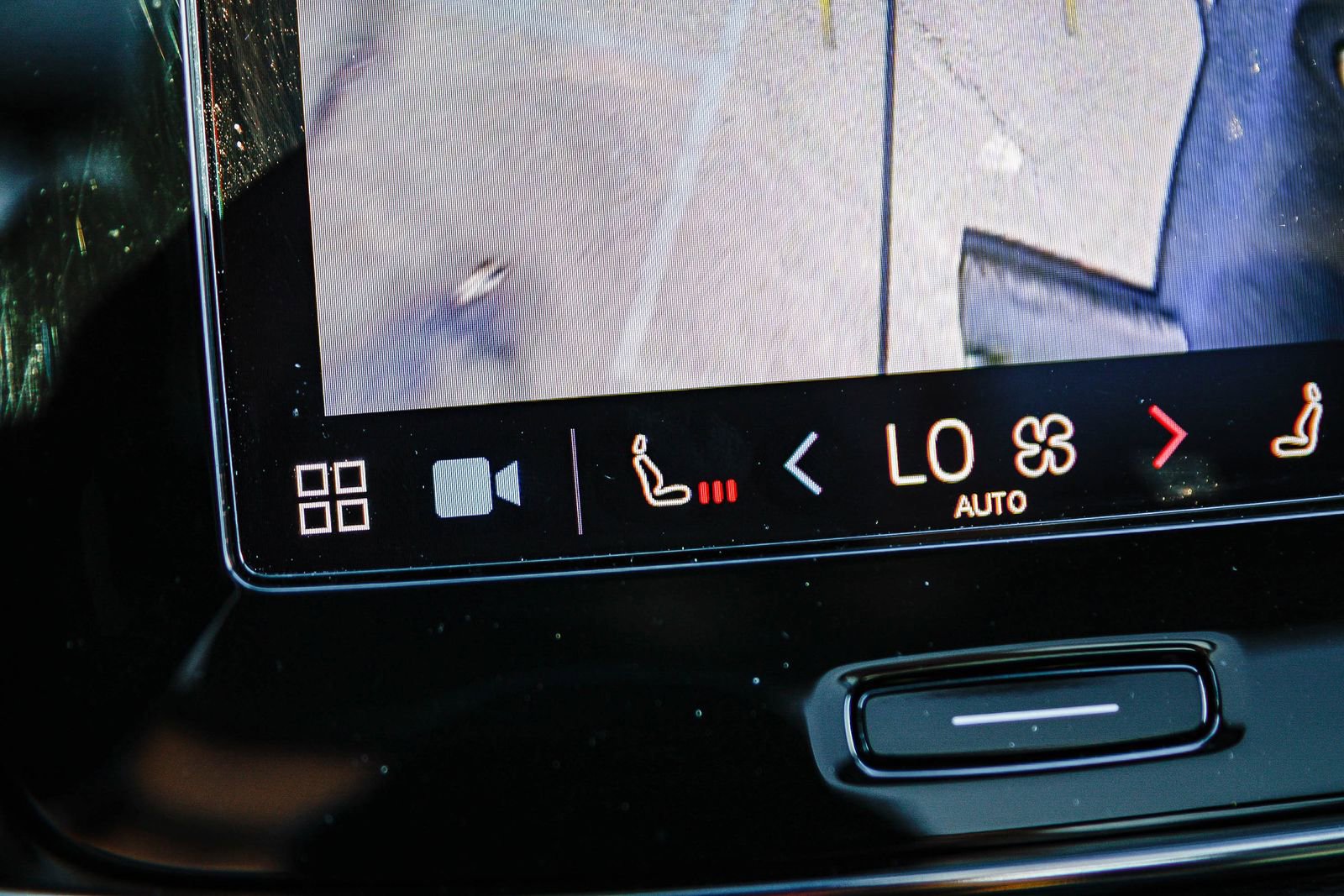 Used 2023 Volvo XC40 Recharge Plus image 29