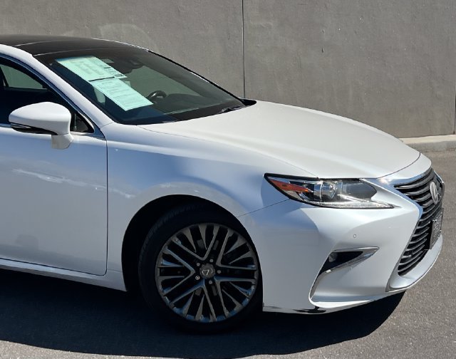 Used 2018 Lexus ES 350 w/ Luxury Package w/Wood Trim FWD image 2