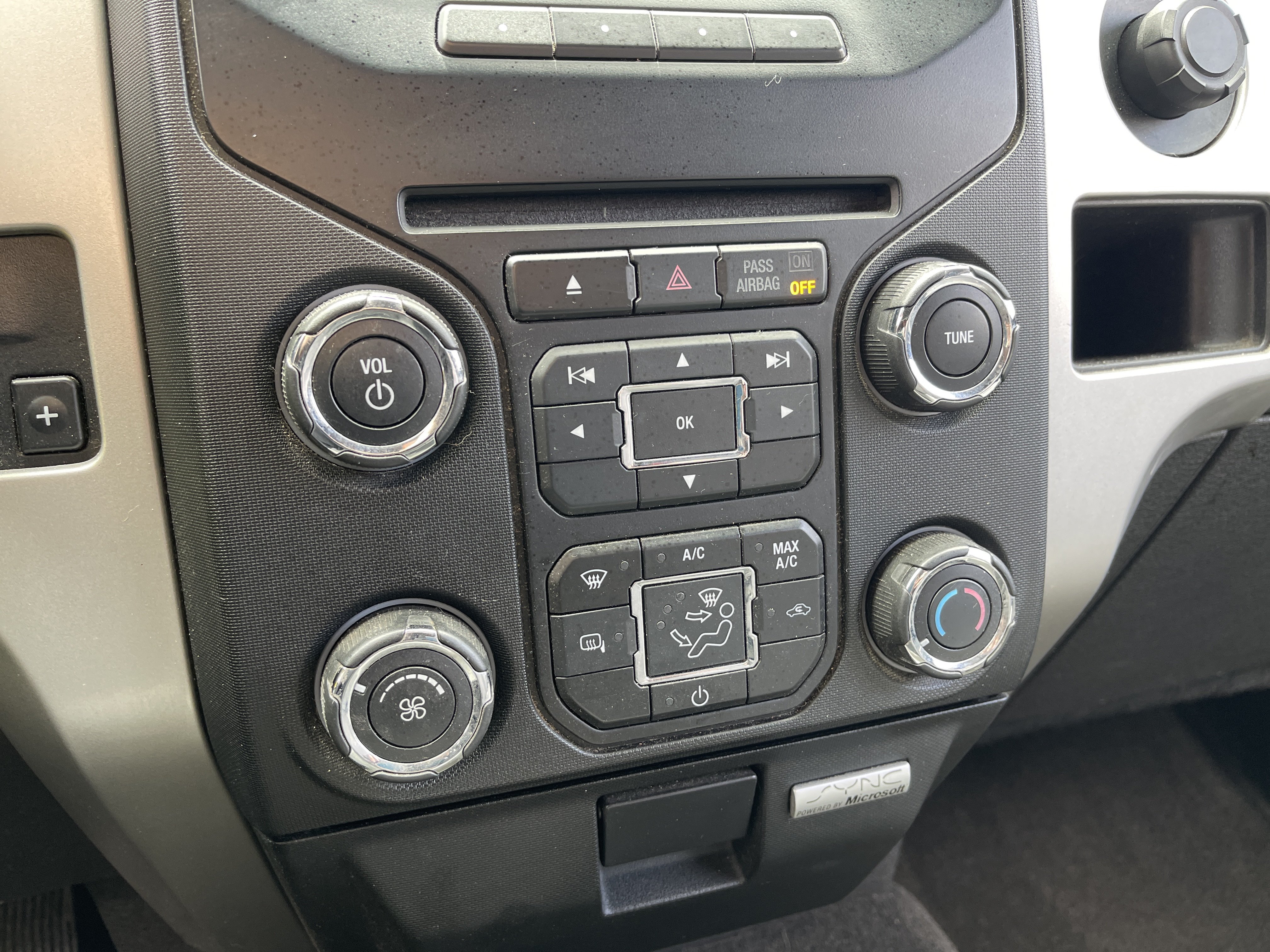 Used 2013 Ford F150 XLT w/ Luxury Equipment Group AWD/4WD image 19