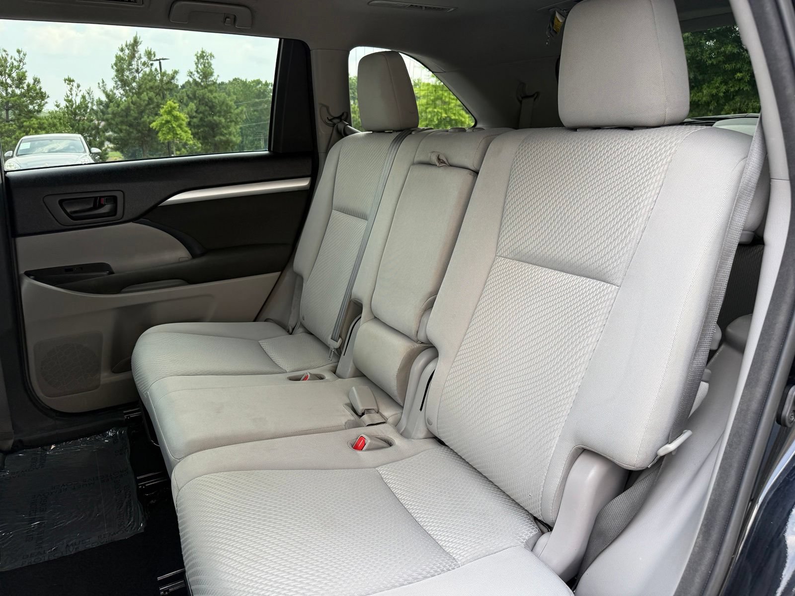Used 2016 Toyota Highlander LE FWD image 39