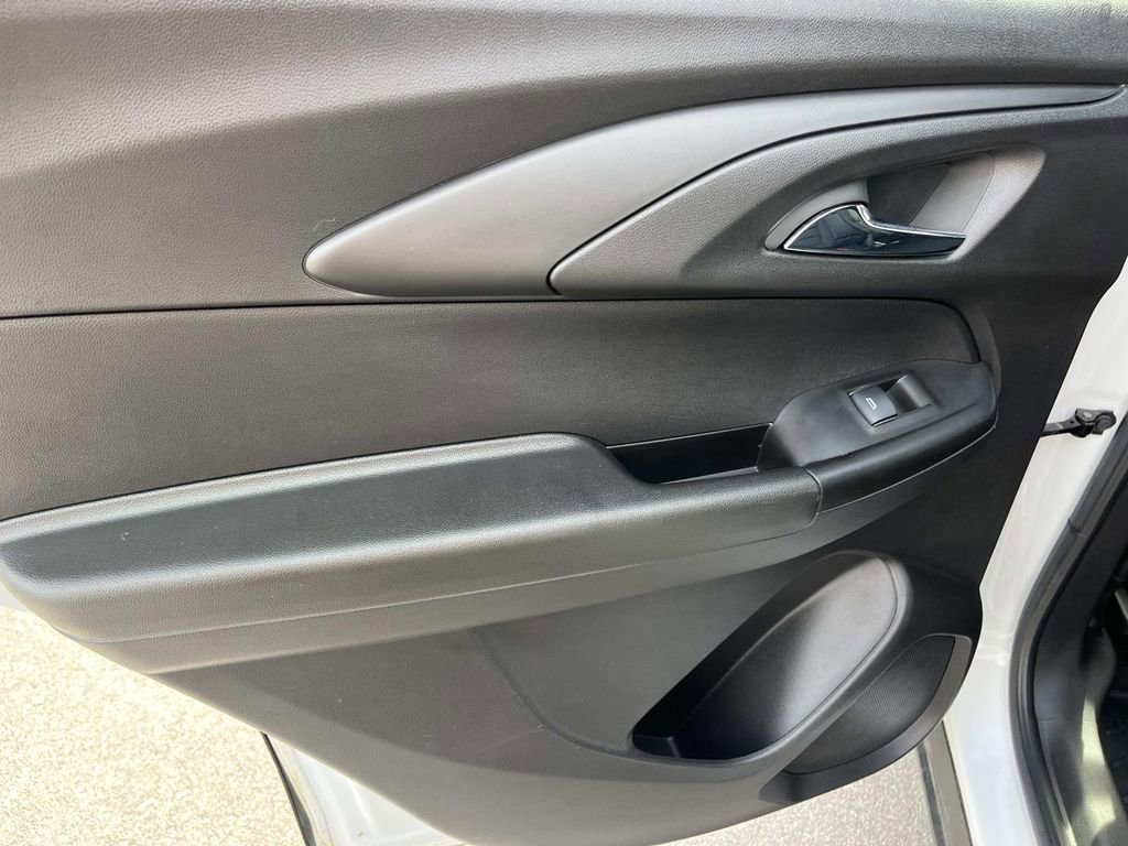 Used 2022 Chevrolet TrailBlazer ACTIV w/ Sun and Liftgate Package image 17