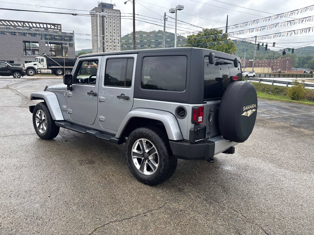 Used 2015 Jeep Wrangler Unlimited Sahara AWD/4WD image 3