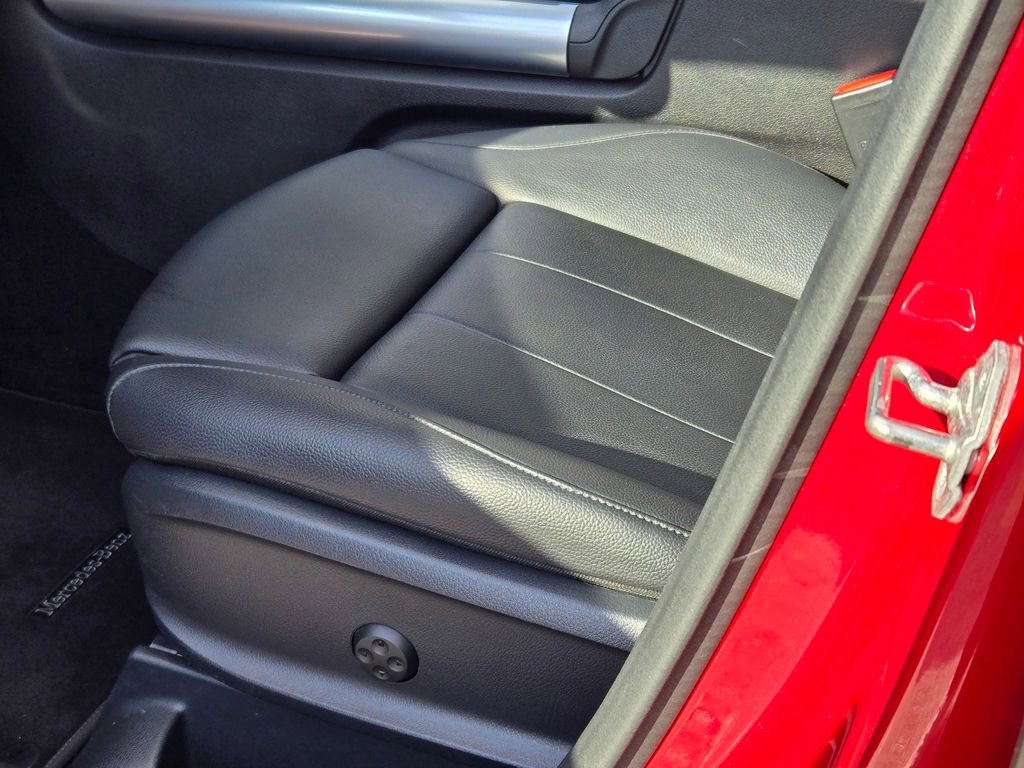 Used 2021 Mercedes-Benz GLA 250 4MATIC image 31