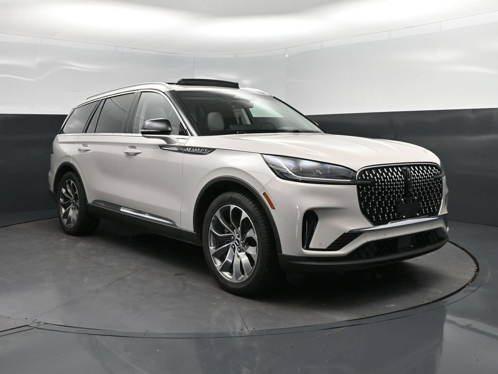Used 2025 Lincoln Aviator Reserve w/ Luxury Package RWD image 9