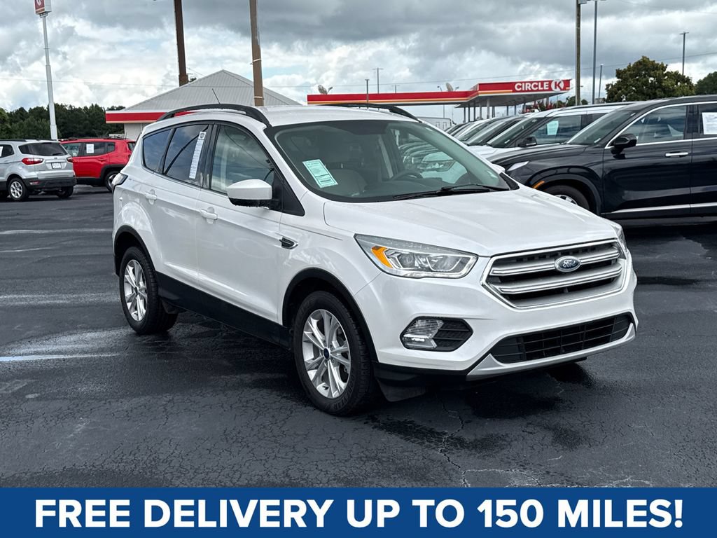Certified 2017 Ford Escape SE w/ Equipment Group 201A FWD image 1