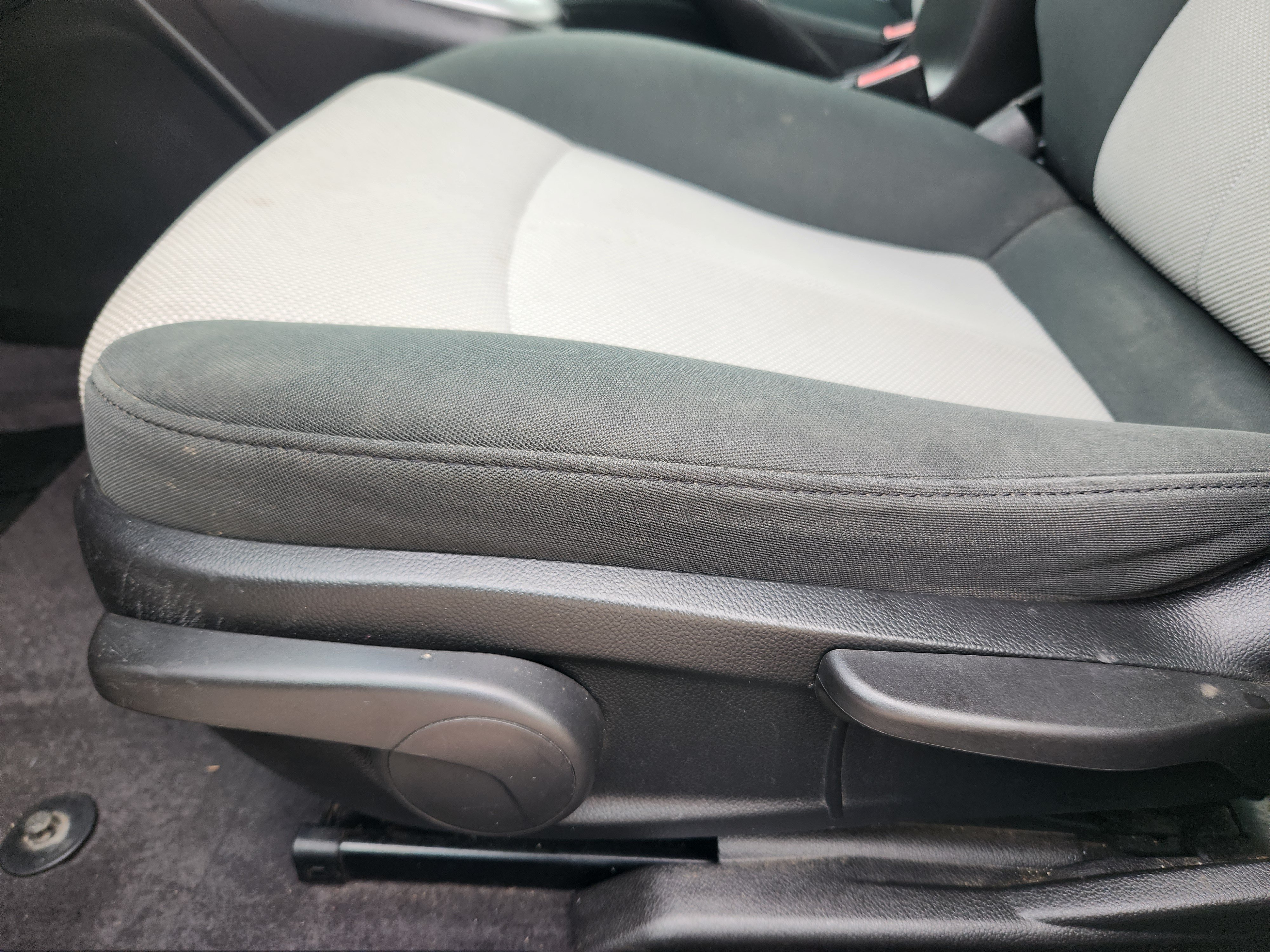 Used 2011 Chevrolet Cruze LS FWD image 15
