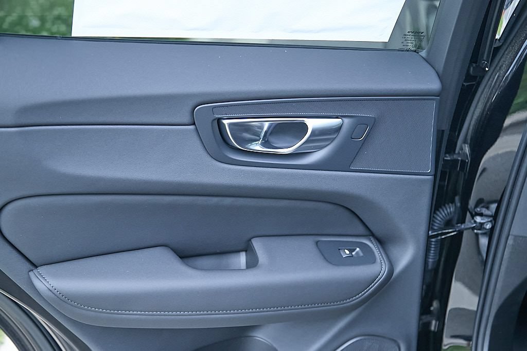 New 2026 Volvo XC60 B5 Plus w/ Climate Package AWD/4WD image 19