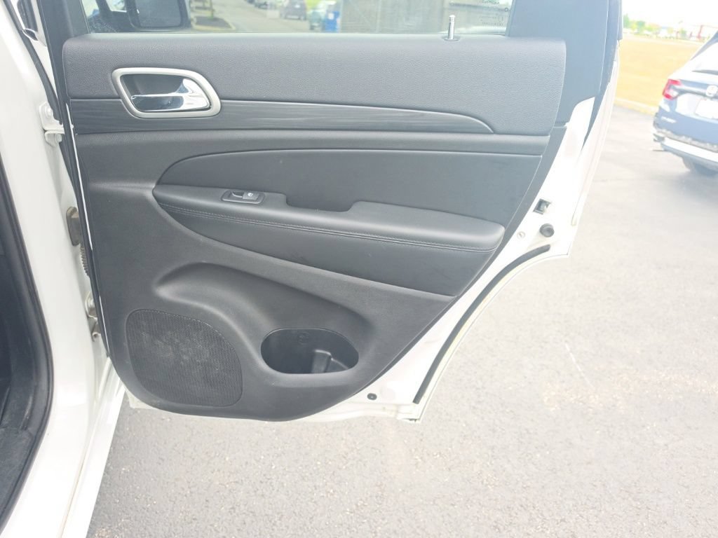 Used 2019 Jeep Grand Cherokee Altitude AWD/4WD image 29