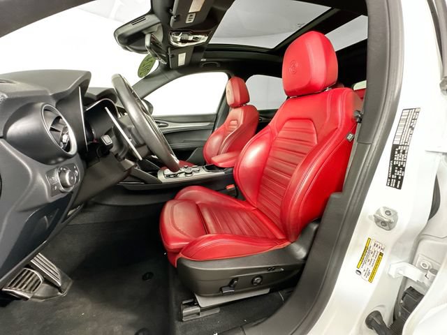 Used 2024 Alfa Romeo Stelvio Veloce AWD/4WD image 4