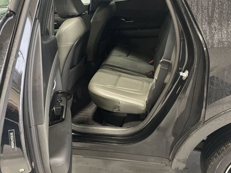 Used 2022 Hyundai Santa Cruz Limited image 8