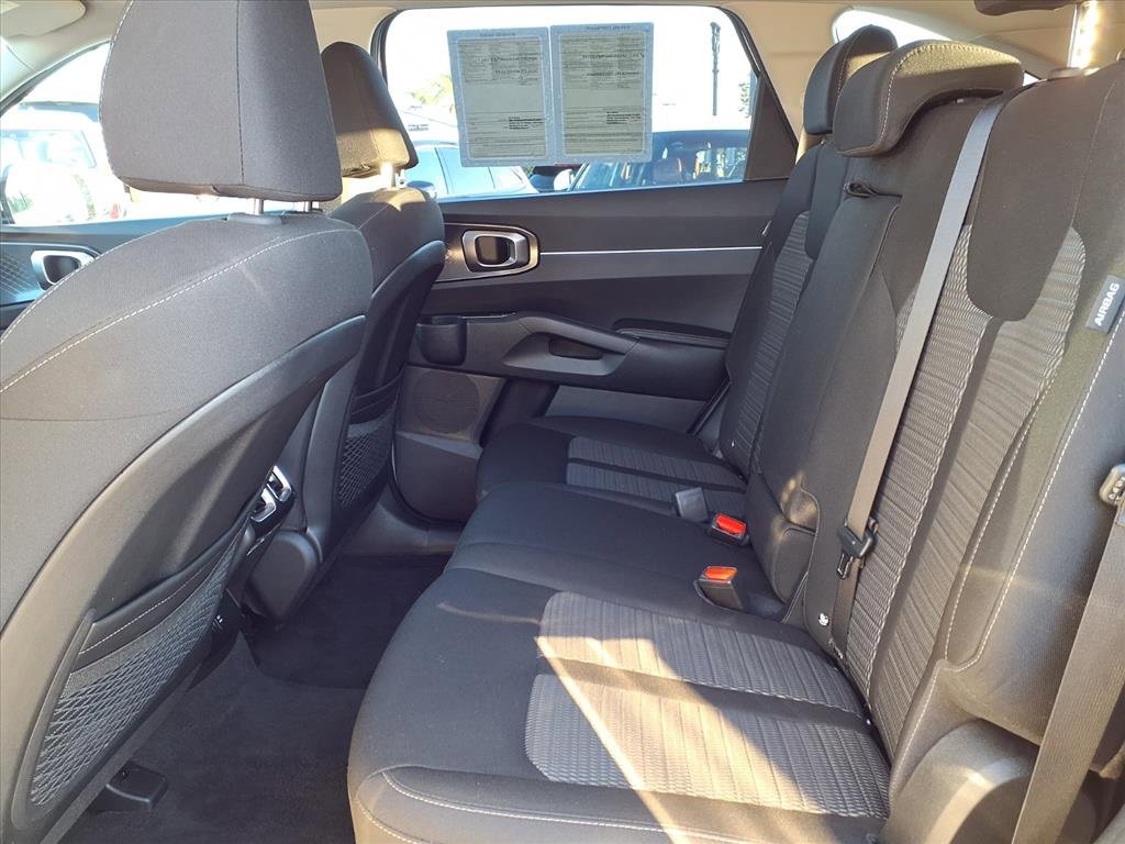 Certified 2025 Kia Sorento LX image 11