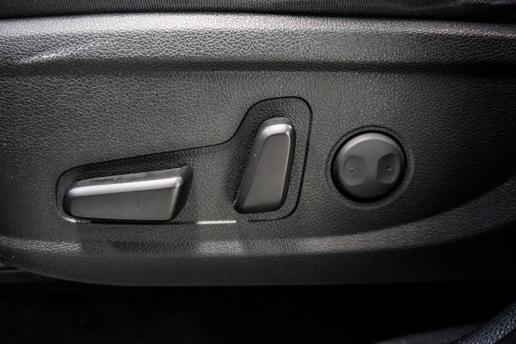 Used 2019 Hyundai Santa Fe SEL image 7