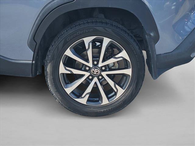 Used 2022 Toyota Corolla Cross XLE w/ Convenience Package FWD image 24