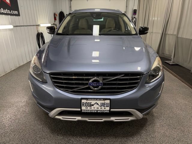 Used 2017 Volvo XC60 T6 Dynamic w/ Preferred Option Package AWD/4WD image 2