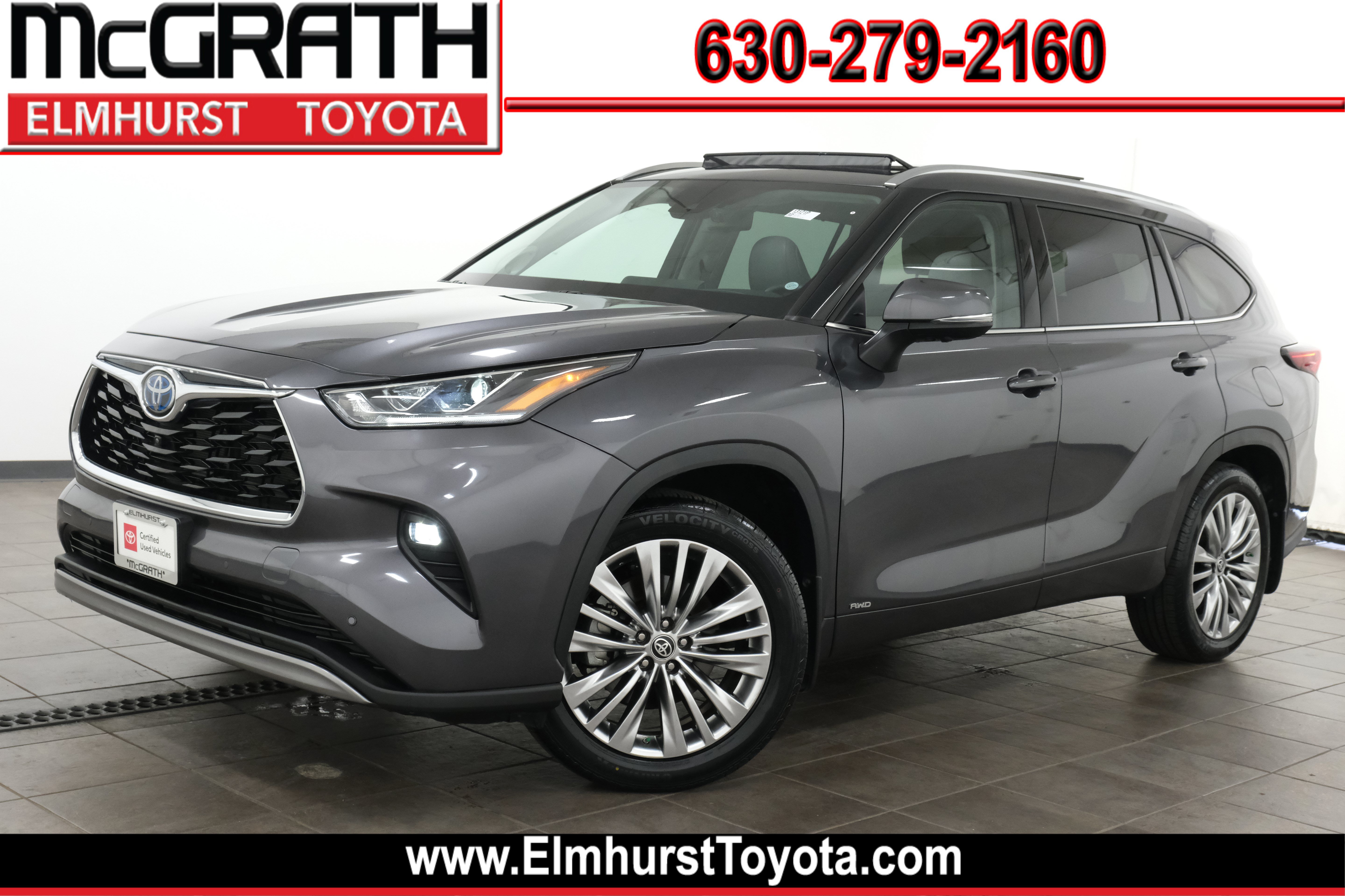 Certified 2024 Toyota Highlander Platinum AWD/4WD image 1