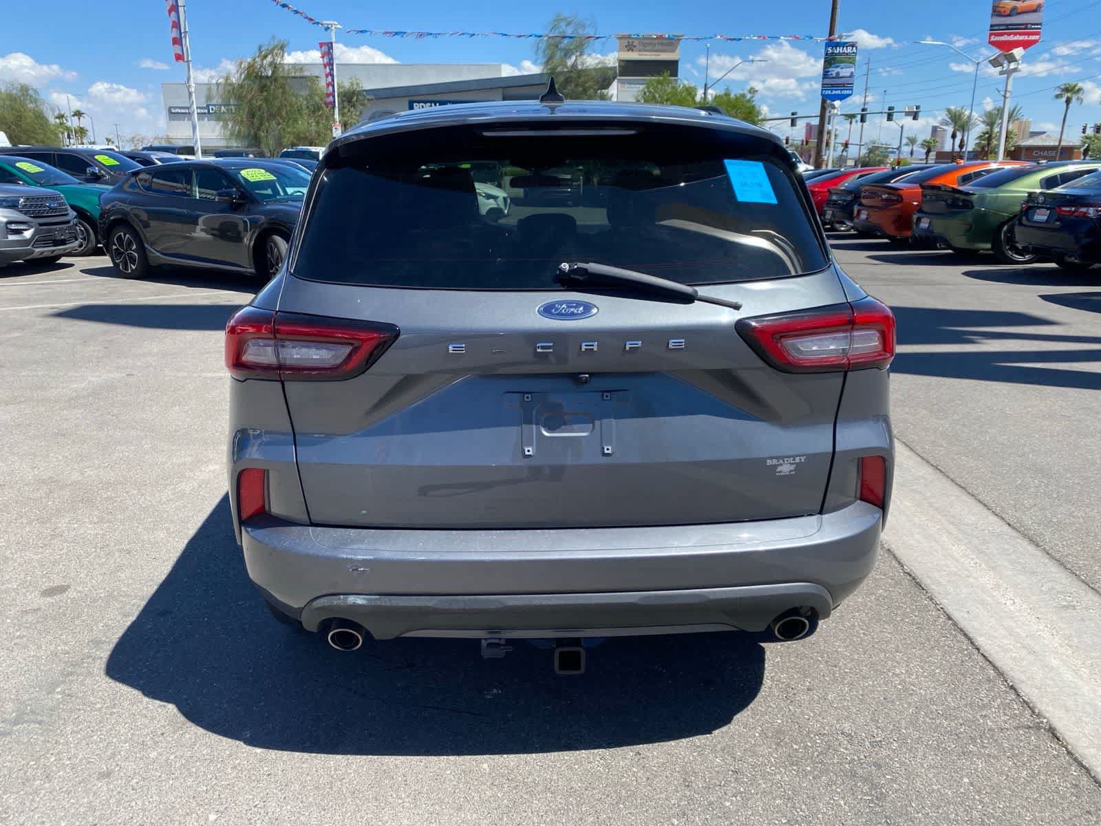 Used 2023 Ford Escape ST-Line w/ Cold Weather Package FWD image 7
