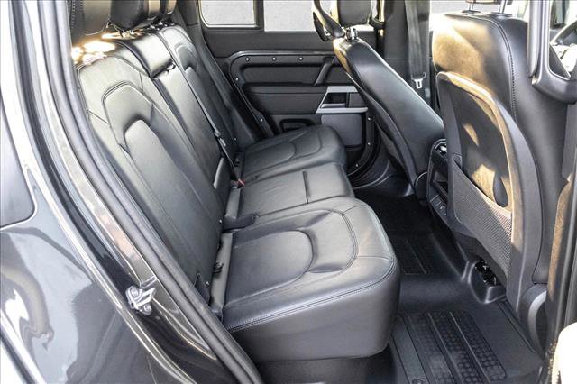 Used 2024 Land Rover Defender 110 S image 23