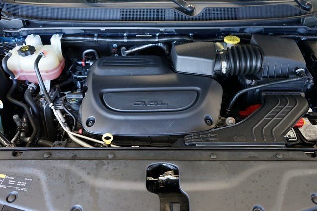 Used 2022 Chrysler Pacifica Touring-L image 49