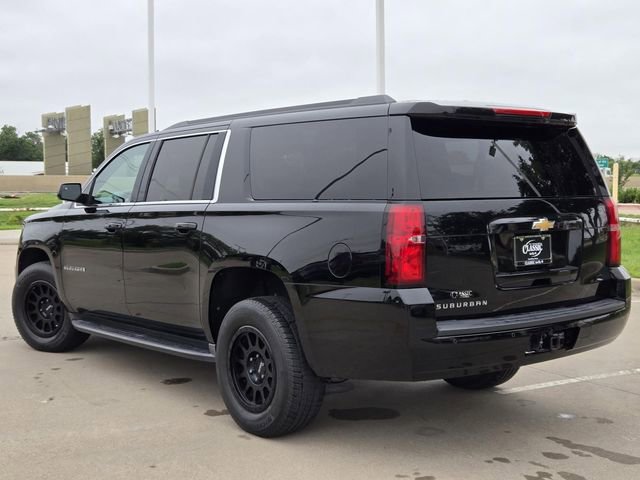 Used 2016 Chevrolet Suburban LS RWD image 4