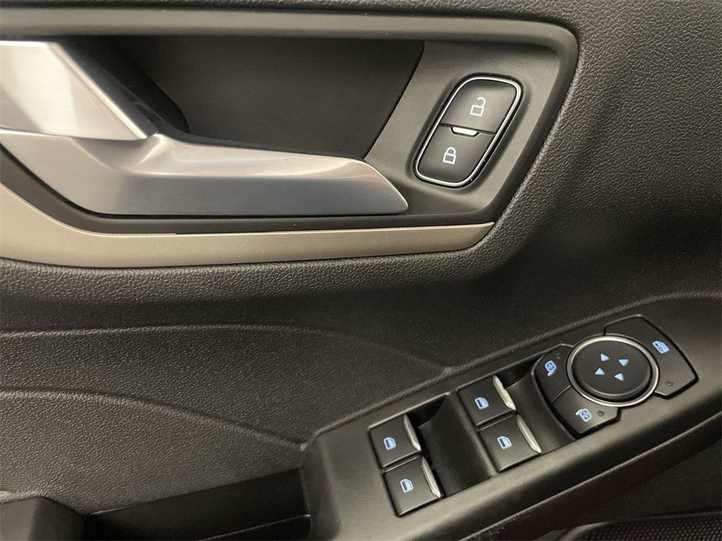 Used 2022 Ford Escape SEL image 17