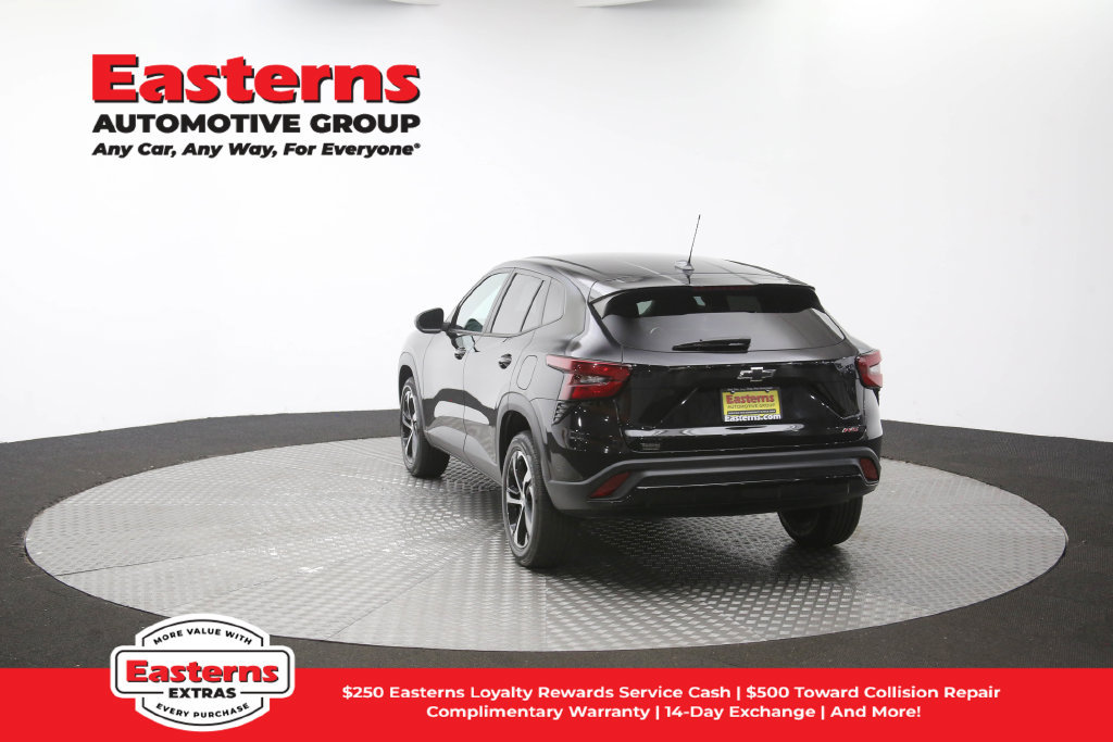 Used 2024 Chevrolet Trax RS FWD image 65