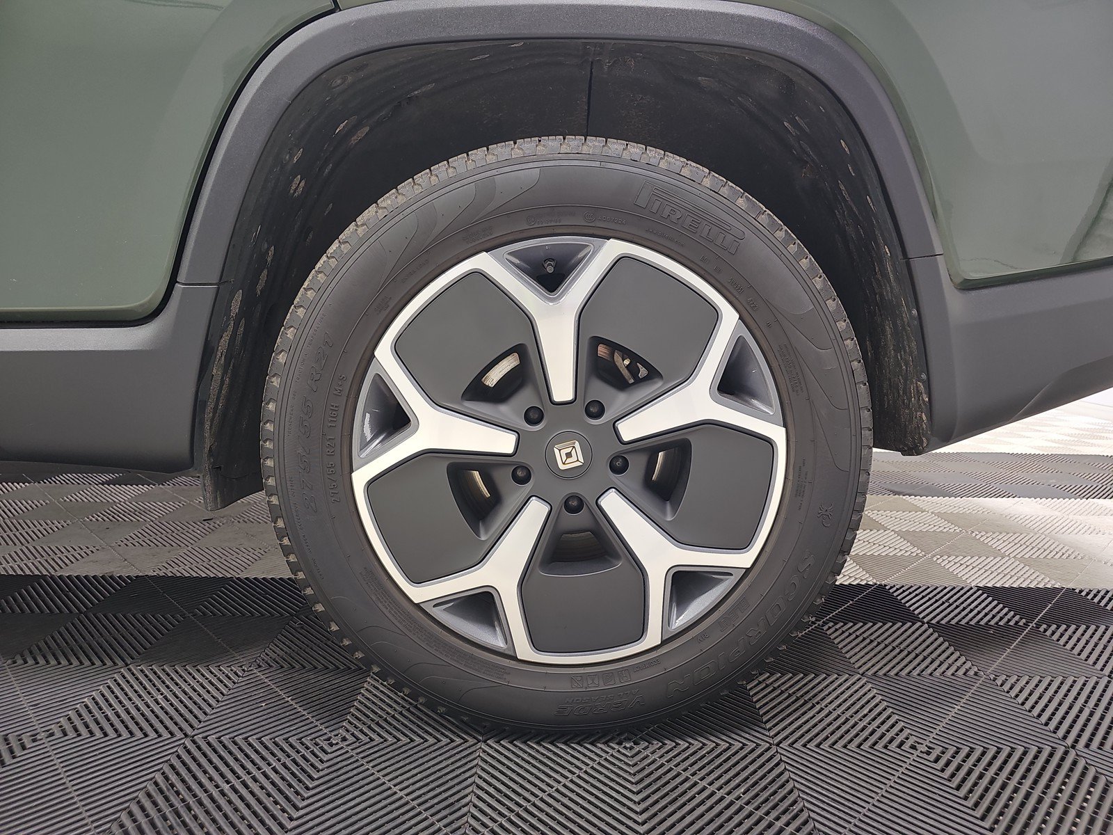 Used 2024 Rivian R1T Adventure AWD/4WD image 10