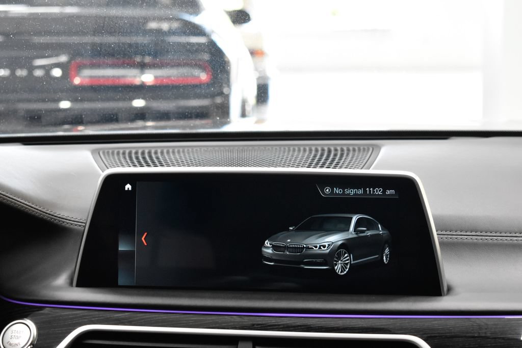Used 2018 BMW M760i xDrive AWD/4WD image 27