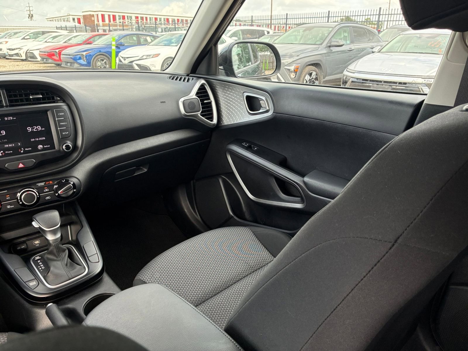 Used 2025 Kia Soul LX w/ LX Technology Package image 28