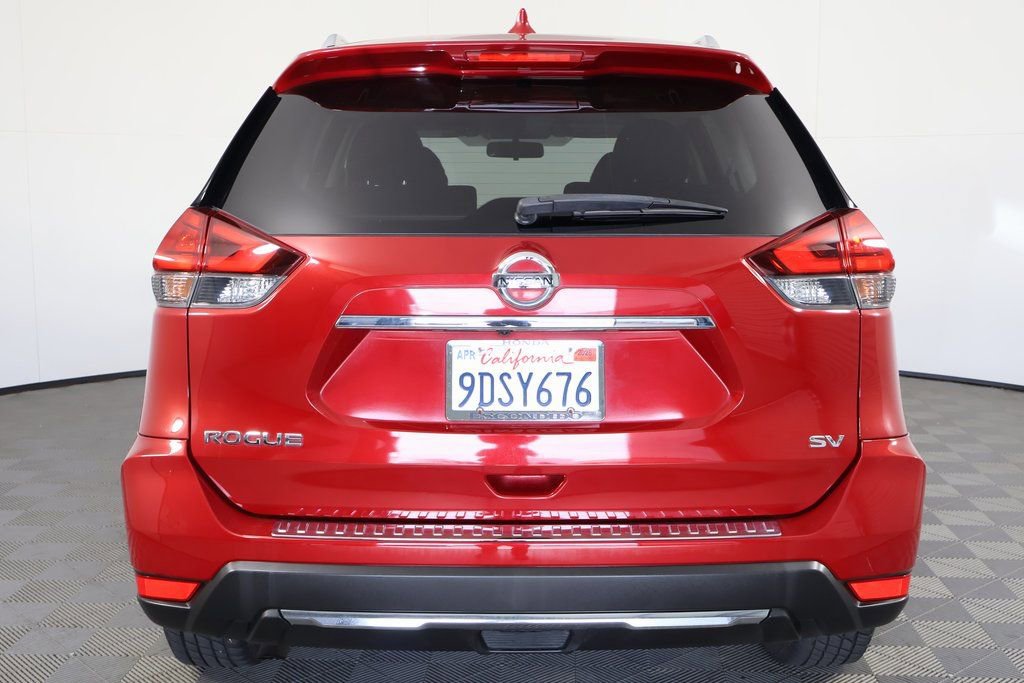 Used 2017 Nissan Rogue SV FWD image 5