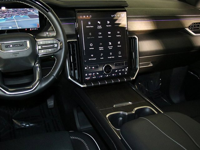 Used 2024 GMC Acadia Denali w/ Super Cruise Package image 17