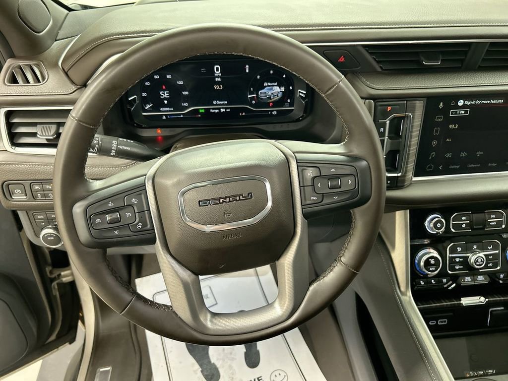 Used 2023 GMC Yukon Denali image 4