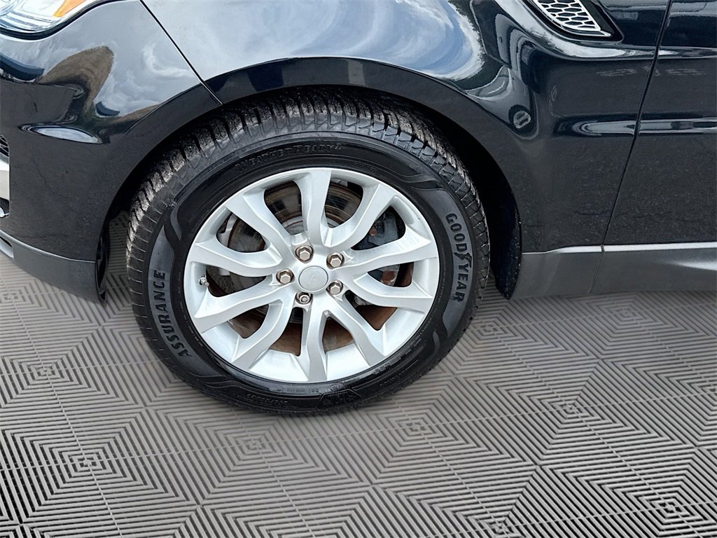 Used 2017 Land Rover Range Rover Sport HSE image 35