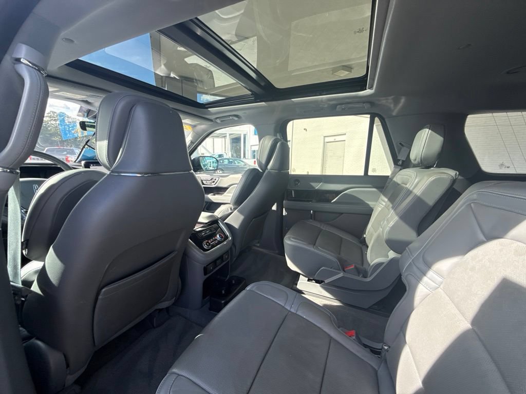 Used 2019 Lincoln Navigator Select w/ Technology Package AWD/4WD image 45