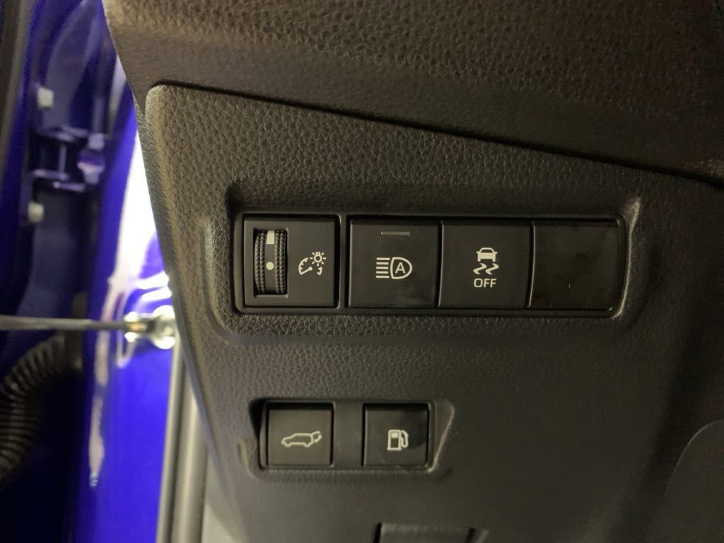 Used 2023 Toyota Corolla Cross XSE w/ Convenience Package image 17