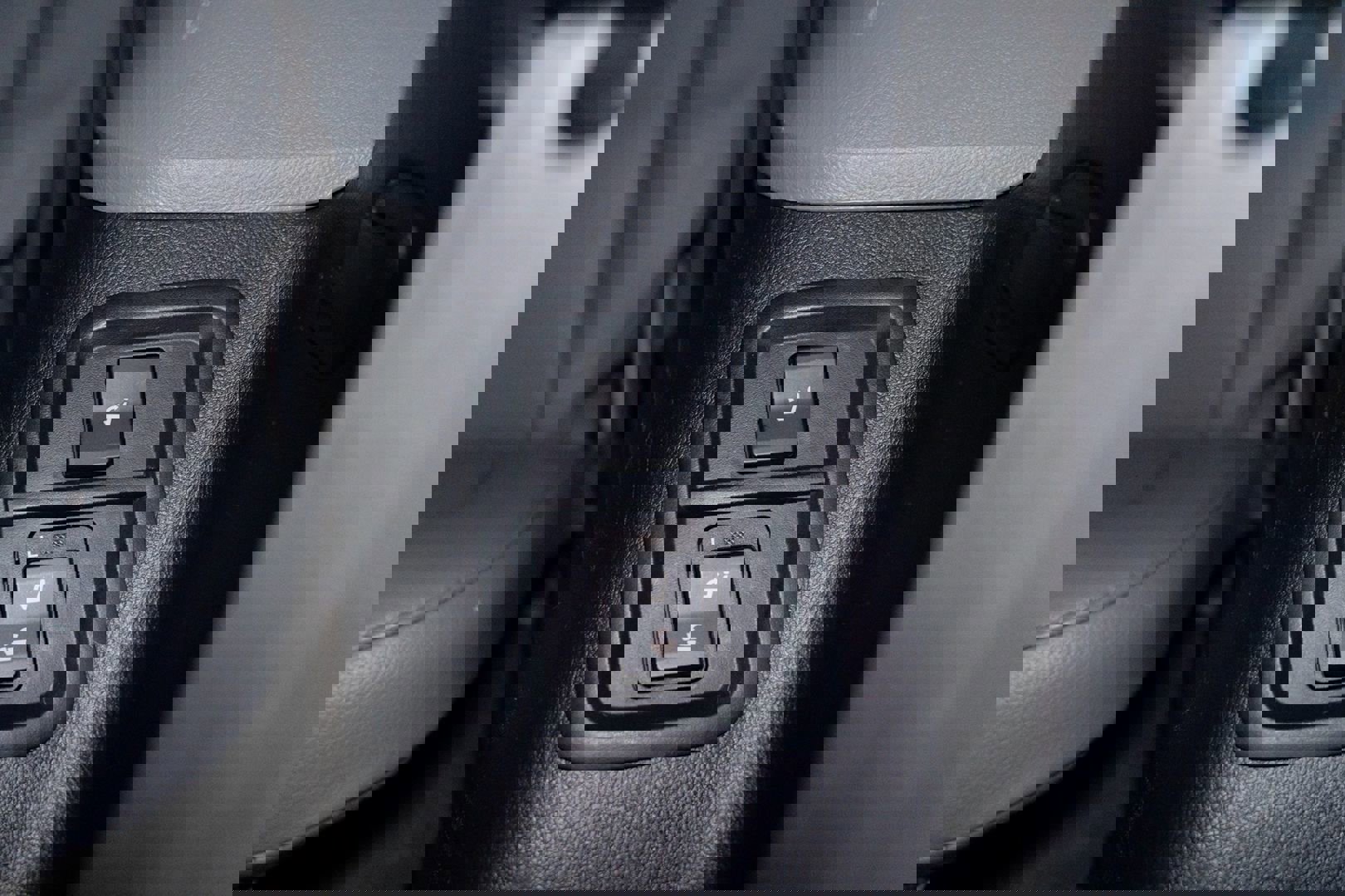 Used 2010 Toyota Sequoia Limited image 30