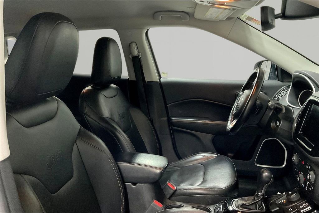 Used 2020 Jeep Compass Limited image 30